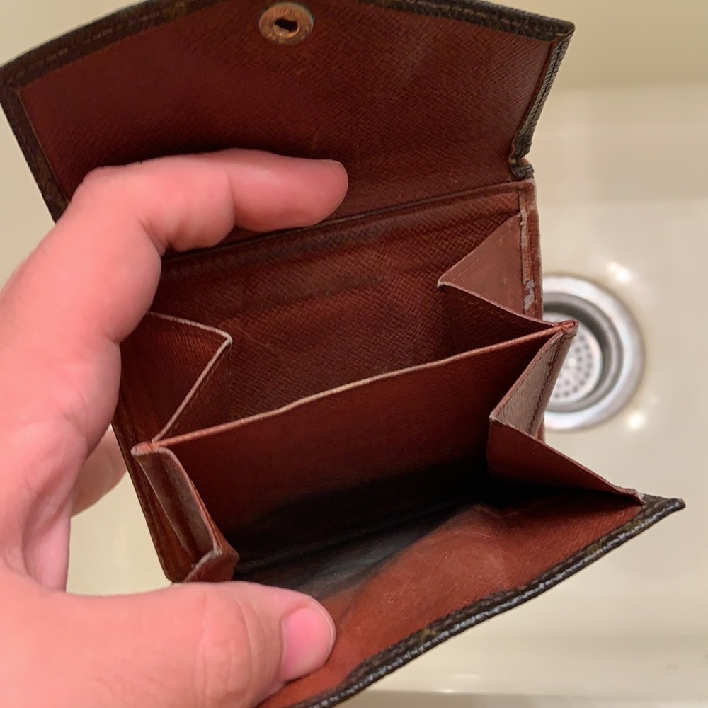 Louis Vuitton wallet - Picture 2 of 4